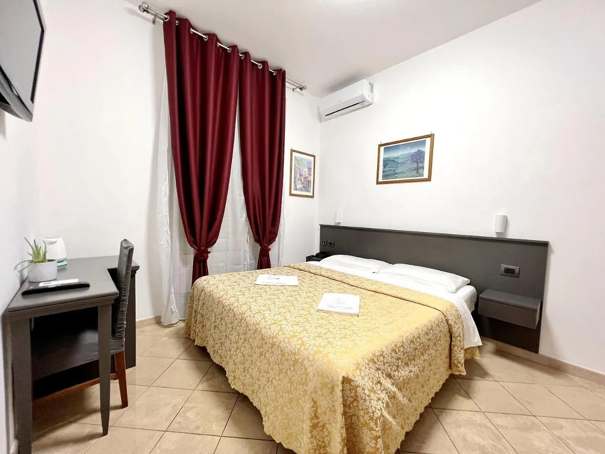 Hotel Domus Termini Róma 0*,